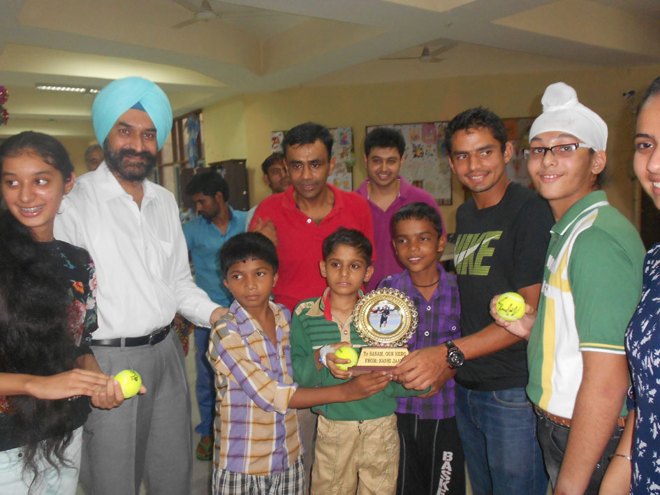 330 - Indian Tennis star Sanam Singh's visit